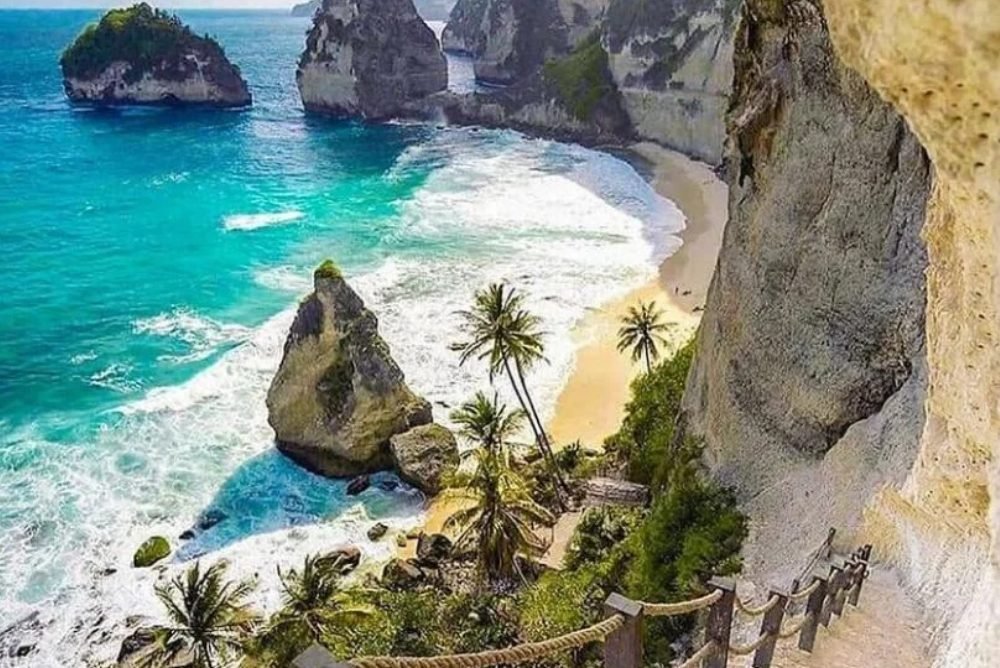 Bali surgatropis galeri lelah bahagia