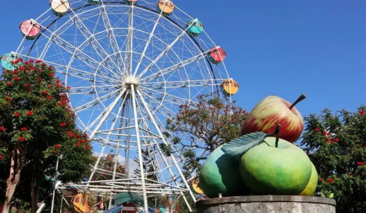 Alun Alun Batu Lelah bahagia